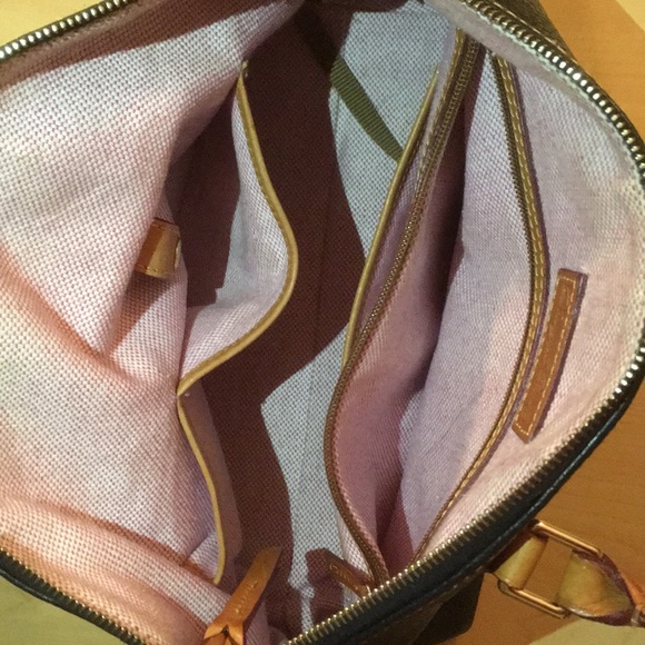 Dooney and Bourke purse - Picture 2 of 3